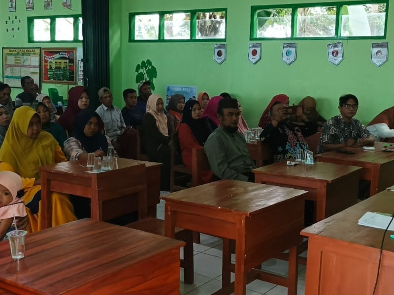 PEMBAGIAN RAPORT SEMESTER GENAP TAHUN 2025 DI SDN 3 KEMBANGSARI
